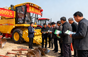 农用机械：田野里的 “铁帮手”，用科技奏响现代农业 “丰收曲”——联系我们新盛娱乐客服电话-19147398191,新盛娱乐客服微信【89678120】, QQ 3917192090